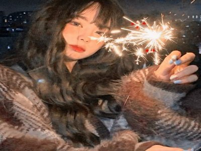 女老师被打屁股,校园暴力：女教师被打引关注