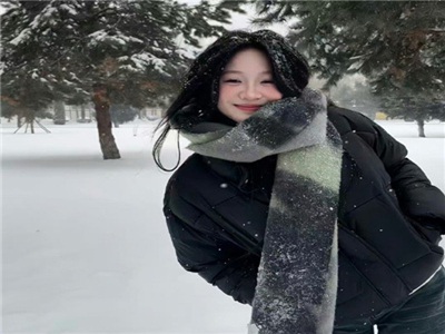 揉捏胸前两团绵软h,揭秘：轻松按摩，塑造完美胸型